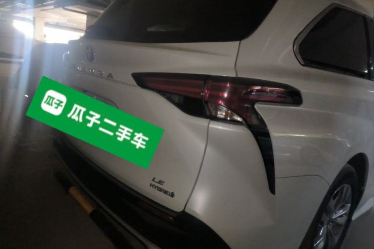 Used Toyota SIENNA 2024 2.5L Hybrid Comfort Edition Rear Right 45 Deg