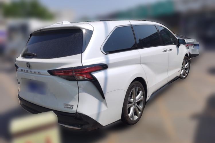 Used Toyota SIENNA 2024 2.5L Hybrid Luxury Edition Rear Right 45 Deg