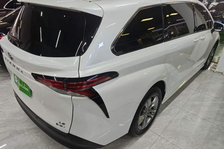 Used Toyota SIENNA 2024 2.5L Hybrid Comfort Edition Rear Right 45 Deg