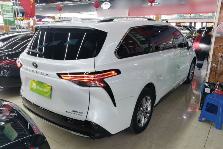 Used Toyota SIENNA 2024 2.5L Hybrid Four-Wheel Drive Prestige Edition Rear Right 45 Deg