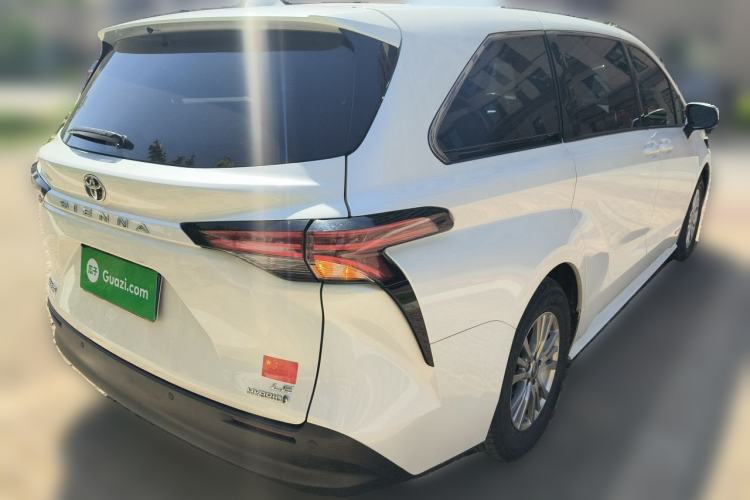 Used Toyota SIENNA 2024 2.5L Hybrid Comfort Edition Rear Right 45 Deg