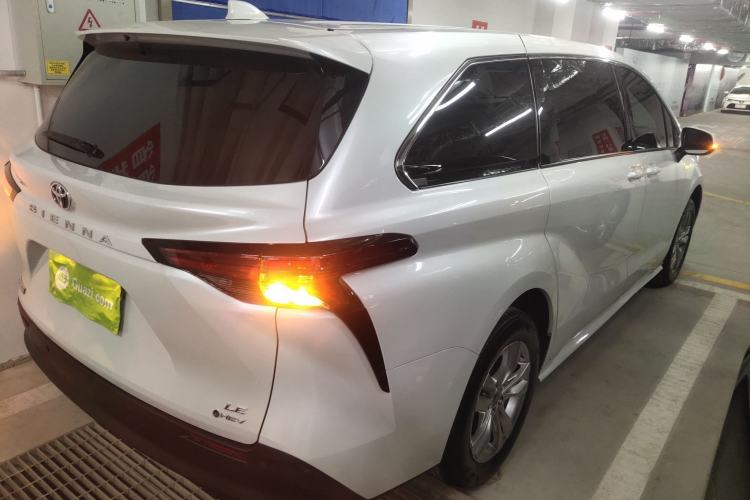 Used Toyota SIENNA 2024 2.5L Hybrid Comfort Edition Rear Right 45 Deg