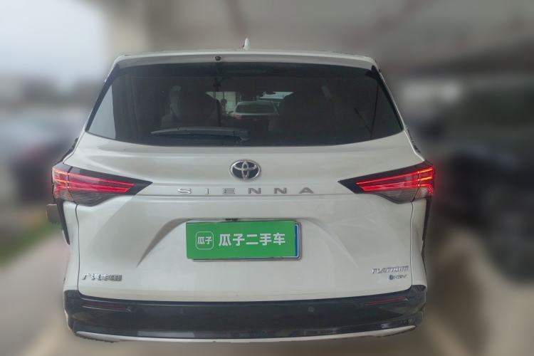 Used Toyota SIENNA 2024 2.5L Hybrid Platinum Edition Rear