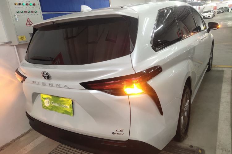 Used Toyota SIENNA 2024 2.5L Hybrid Comfort Edition Rear