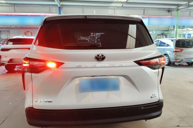 Used Toyota SIENNA 2024 2.5L Hybrid Comfort Edition Rear