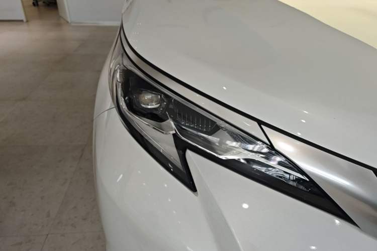 Used Toyota SIENNA 2024 2.5L Hybrid Four-Wheel Drive Prestige Edition Right Front Headlight