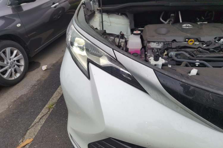 Used Toyota SIENNA 2024 2.5L Hybrid Four-Wheel Drive Luxury Edition Right Front Headlight