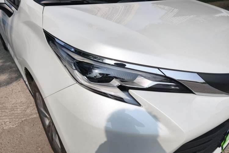 Used Toyota SIENNA 2024 2.5L Hybrid Comfort Edition Right Front Headlight