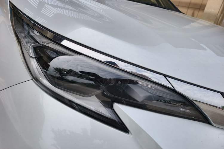 Used Toyota SIENNA 2024 2.5L Hybrid Comfort Edition Right Front Headlight
