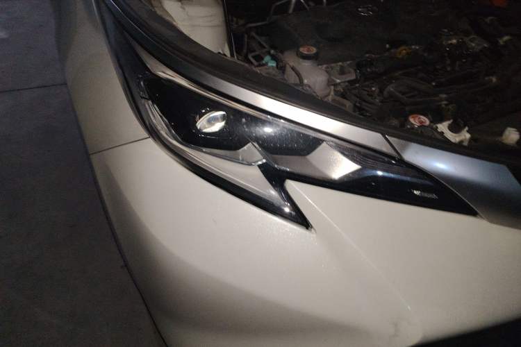 Used Toyota SIENNA 2024 2.5L Hybrid Four-Wheel Drive Prestige Edition Right Front Headlight