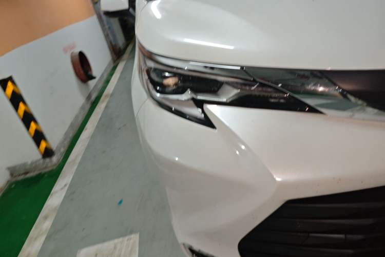 Used Toyota SIENNA 2024 2.5L Hybrid Comfort Edition Right Front Headlight