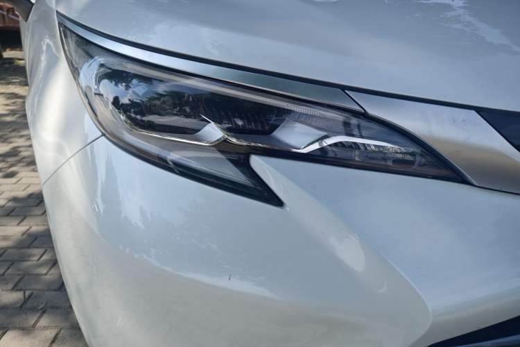Used Toyota SIENNA 2024 2.5L Hybrid Four-Wheel Drive Luxury Edition Right Front Headlight