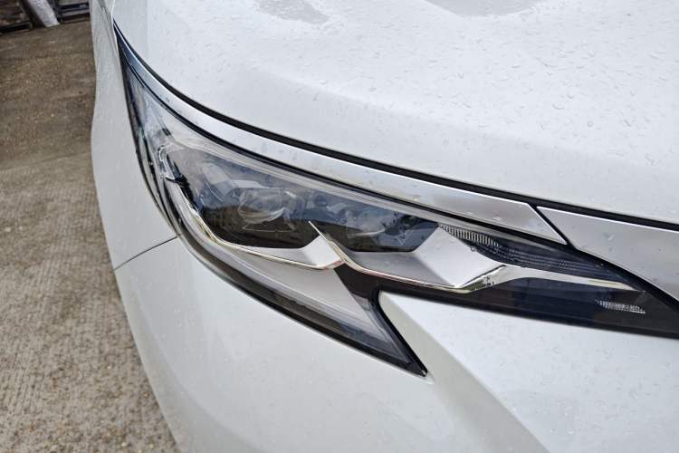 Used Toyota SIENNA 2024 2.5L Hybrid Platinum Edition Right Front Headlight