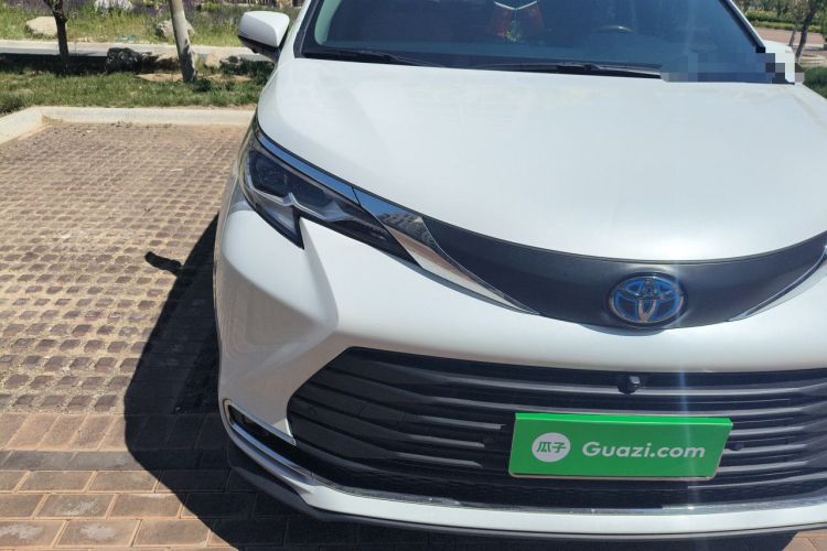 Used Toyota SIENNA 2024 2.5L Hybrid Comfort Edition Right Front Headlight