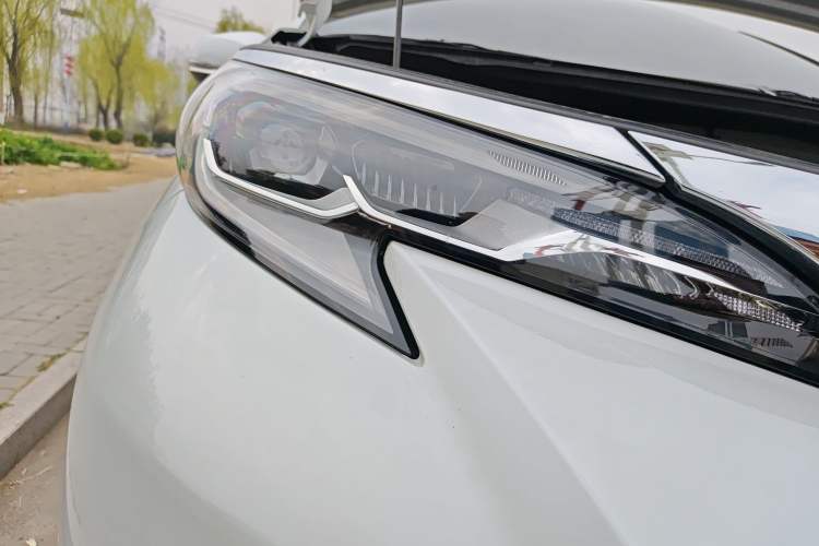 Used Toyota SIENNA 2024 2.5L Hybrid Comfort Edition Right Front Headlight