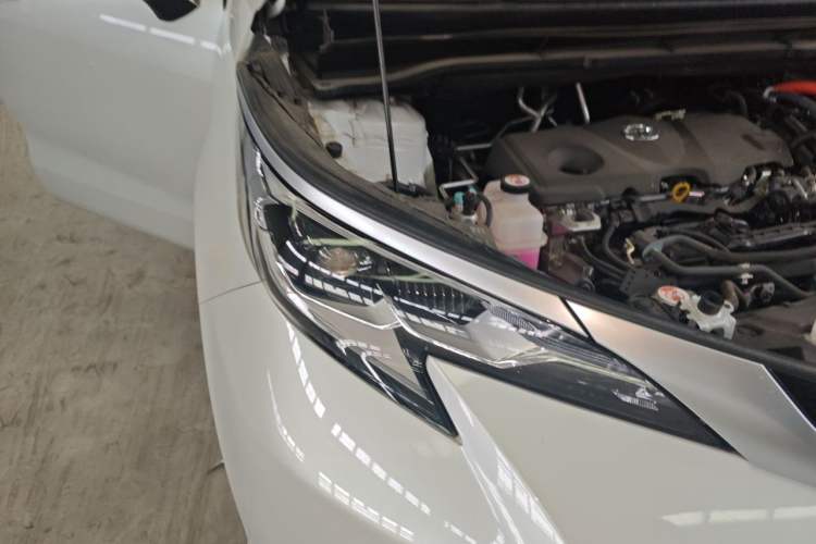 Used Toyota SIENNA 2024 2.5L Hybrid Four-Wheel Drive Prestige Edition Right Front Headlight