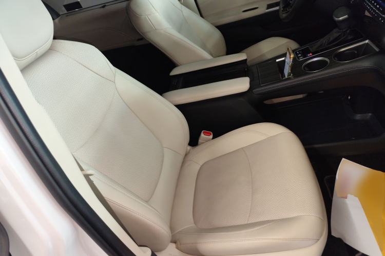 Used Toyota SIENNA 2024 2.5L Hybrid Four-Wheel Drive Prestige Edition Right Front Seat