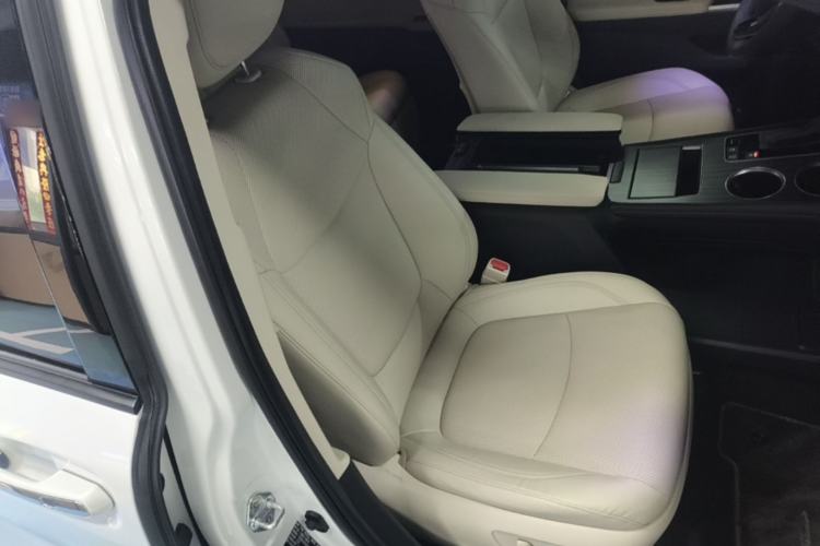 Used Toyota SIENNA 2024 2.5L Hybrid Luxury Edition Right Front Seat