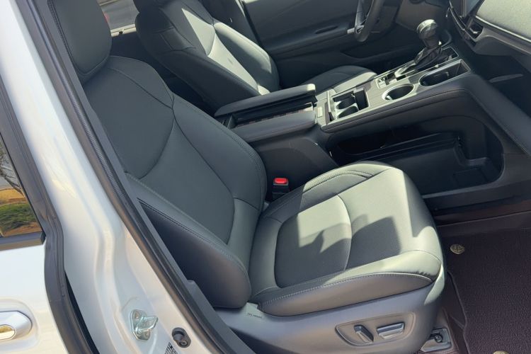 Used Toyota SIENNA 2024 2.5L Hybrid Four-Wheel Drive Prestige Edition Right Front Seat