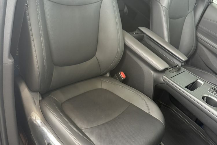 Used Toyota SIENNA 2024 2.5L Hybrid Four-Wheel Drive Prestige Edition Right Front Seat