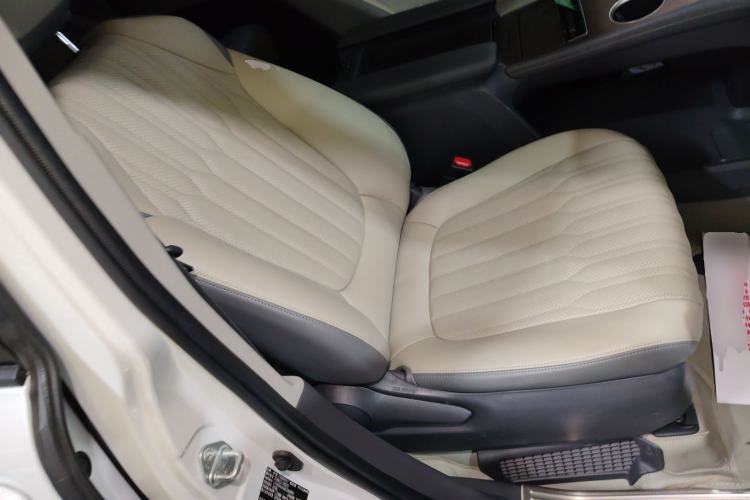 Used Toyota SIENNA 2024 2.5L Hybrid Comfort Edition Right Front Seat