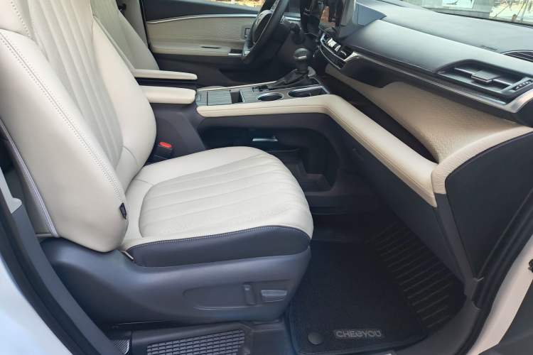 Used Toyota SIENNA 2024 2.5L Hybrid Comfort Edition Right Front Seat