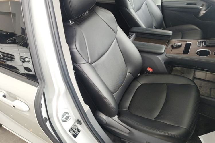 Used Toyota SIENNA 2024 2.5L Hybrid Comfort Edition Right Front Seat