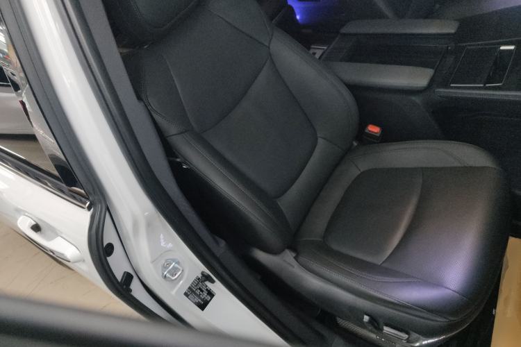 Used Toyota SIENNA 2024 2.5L Hybrid Four-Wheel Drive Prestige Edition Right Front Seat