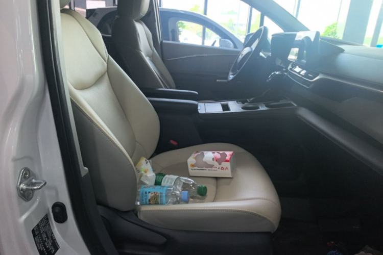 Used Toyota SIENNA 2024 2.5L Hybrid Comfort Edition Right Front Seat
