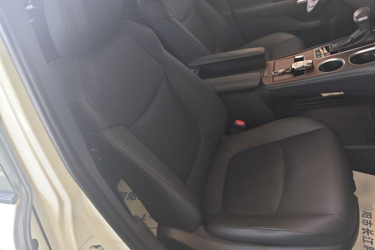 Used Toyota SIENNA 2024 2.5L Hybrid Luxury Edition Right Front Seat