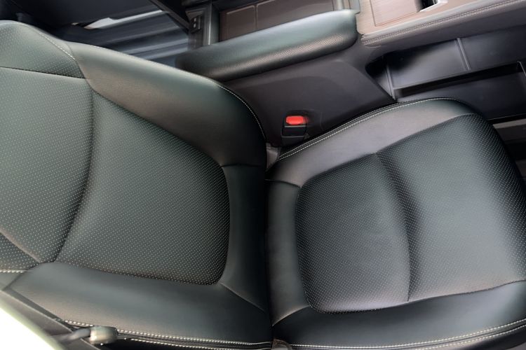 Used Toyota SIENNA 2024 2.5L Hybrid Comfort Edition Right Front Seat