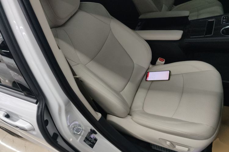Used Toyota SIENNA 2024 2.5L Hybrid Four-Wheel Drive Prestige Edition Right Front Seat
