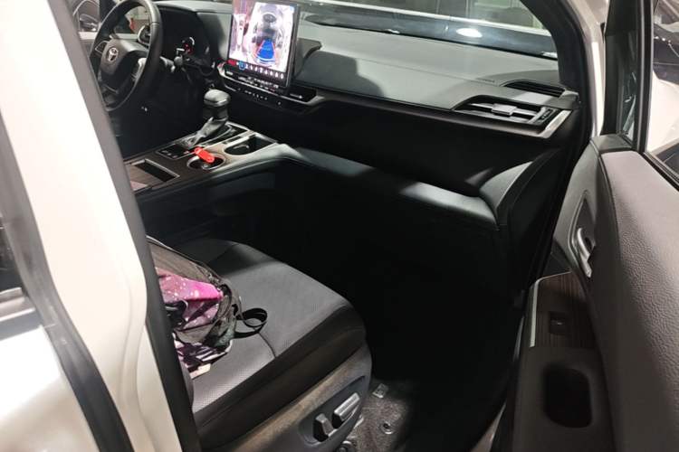 Used Toyota SIENNA 2024 2.5L Hybrid Luxury Edition Right Front Seat