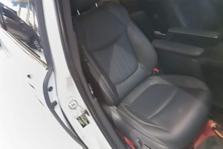 Used Toyota SIENNA 2024 2.5L Hybrid Luxury Edition Right Front Seat