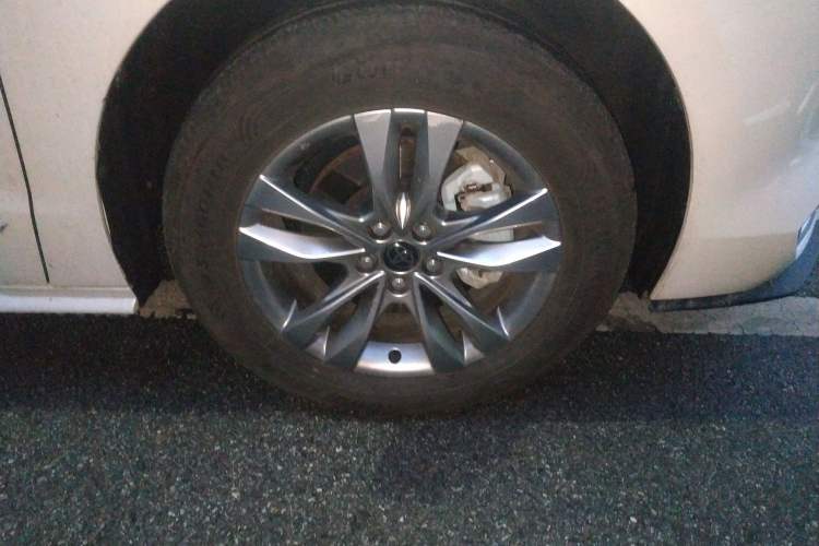 Used Toyota SIENNA 2024 2.5L Hybrid Comfort Edition Right Front Wheel Hub