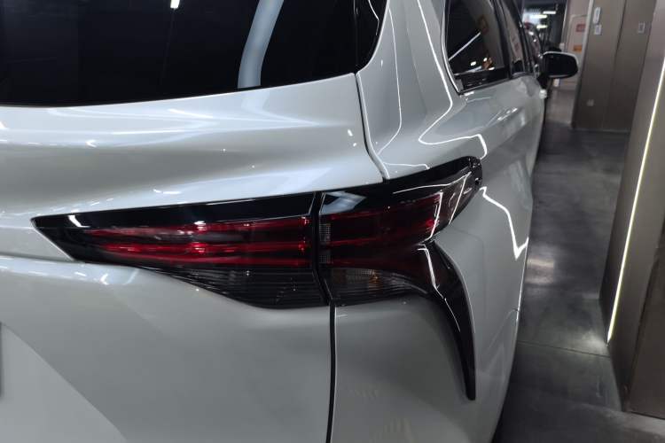 Used Toyota SIENNA 2024 2.5L Hybrid Four-Wheel Drive Prestige Edition Right Rear Taillight