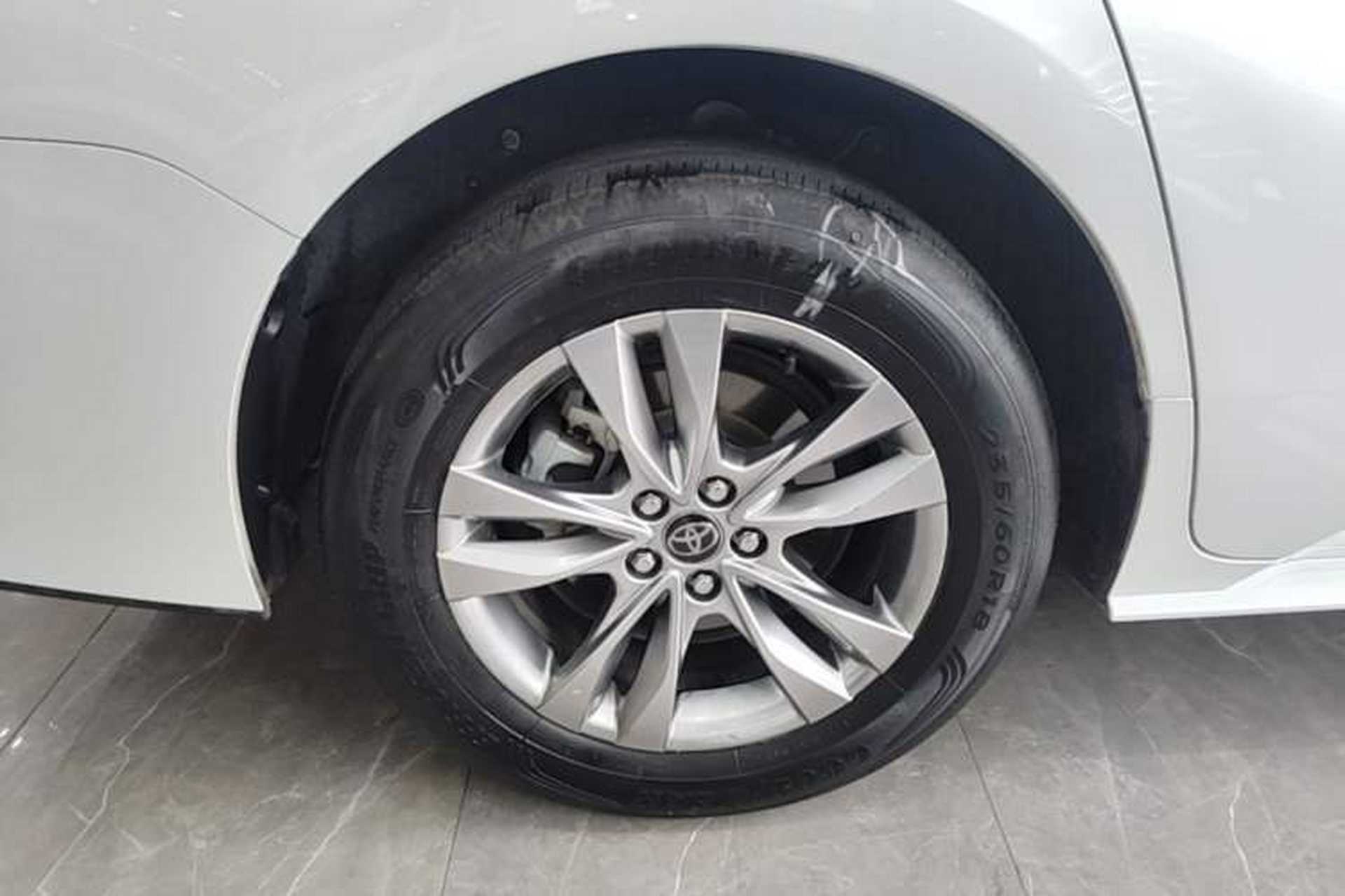 Used Toyota SIENNA 2024 2.5L Hybrid Comfort Edition Right Rear Wheel Hub