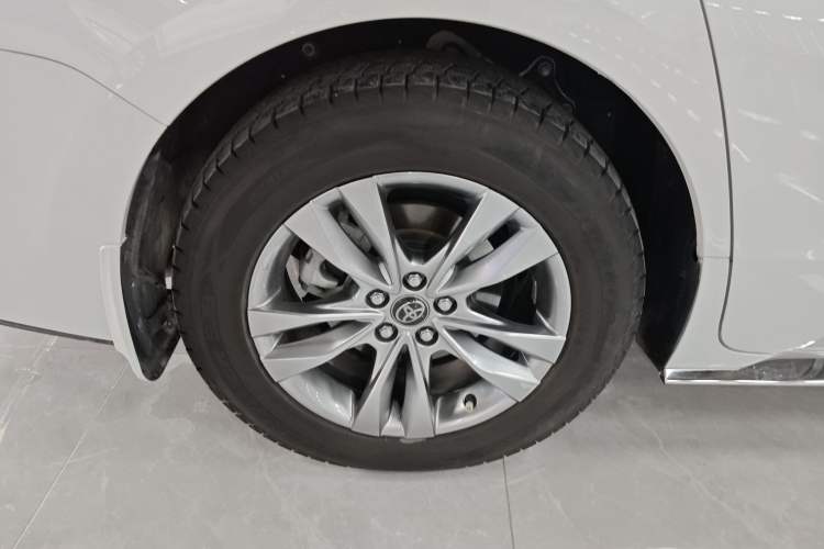 Used Toyota SIENNA 2024 2.5L Hybrid Four-Wheel Drive Prestige Edition Right Rear Wheel Hub