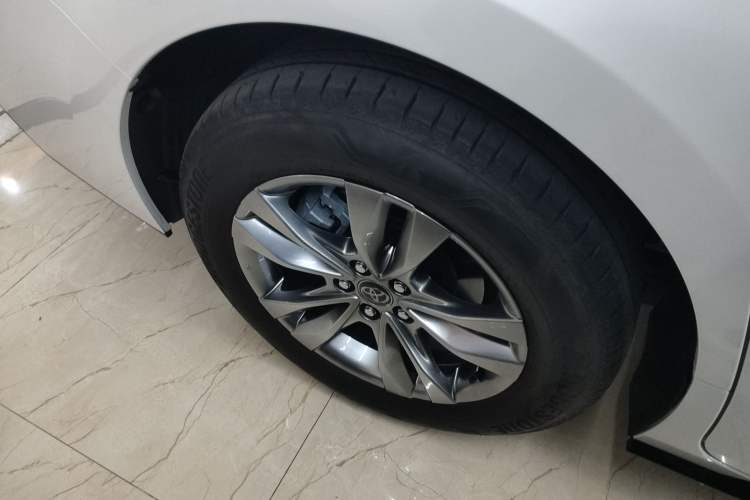 Used Toyota SIENNA 2024 2.5L Hybrid Four-Wheel Drive Prestige Edition Right Rear Wheel Hub