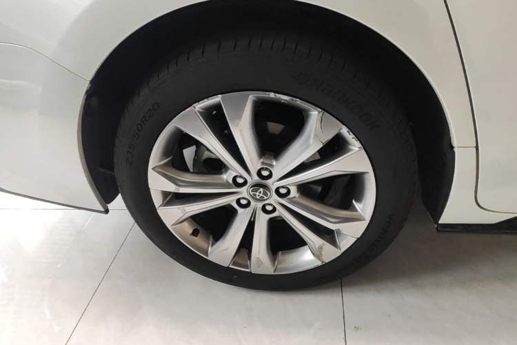 Used Toyota SIENNA 2024 2.5L Hybrid Luxury Edition Right Rear Wheel Hub