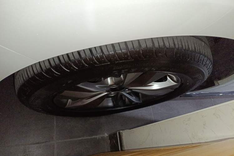 Used Toyota SIENNA 2024 2.5L Hybrid Four-Wheel Drive Prestige Edition Right Rear Wheel Hub