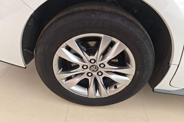 Used Toyota SIENNA 2024 2.5L Hybrid Four-Wheel Drive Prestige Edition Right Rear Wheel Hub