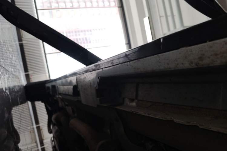 Used Toyota SIENNA 2024 2.5L Hybrid Four-Wheel Drive Prestige Edition Right Side Sill
