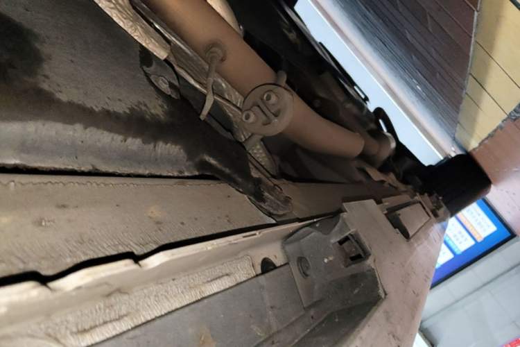 Used Toyota SIENNA 2024 2.5L Hybrid Comfort Edition Right Side Sill