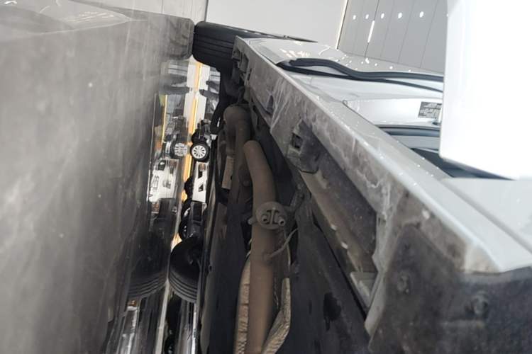 Used Toyota SIENNA 2024 2.5L Hybrid Comfort Edition Right Side Sill