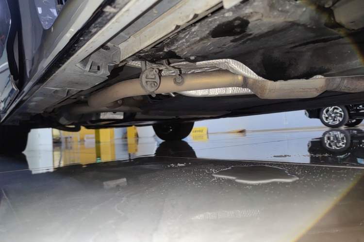 Used Toyota SIENNA 2024 2.5L Hybrid Platinum Edition Right Side Sill
