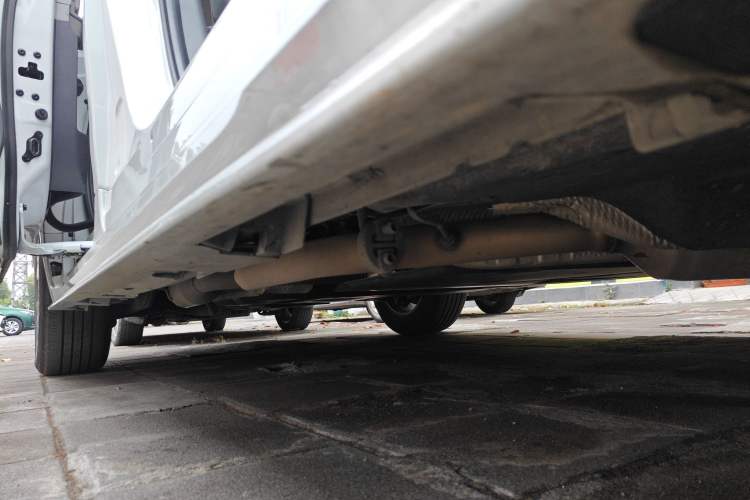 Used Toyota SIENNA 2024 2.5L Hybrid Comfort Edition Right Side Sill