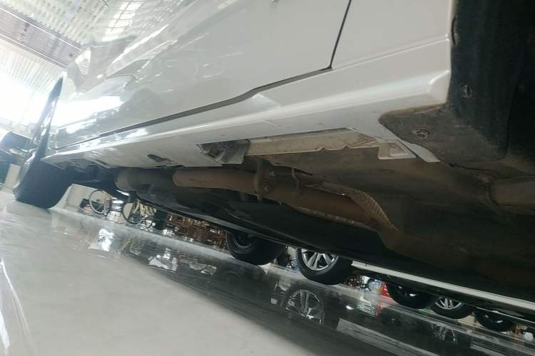 Used Toyota SIENNA 2024 2.5L Hybrid Comfort Edition Right Side Sill
