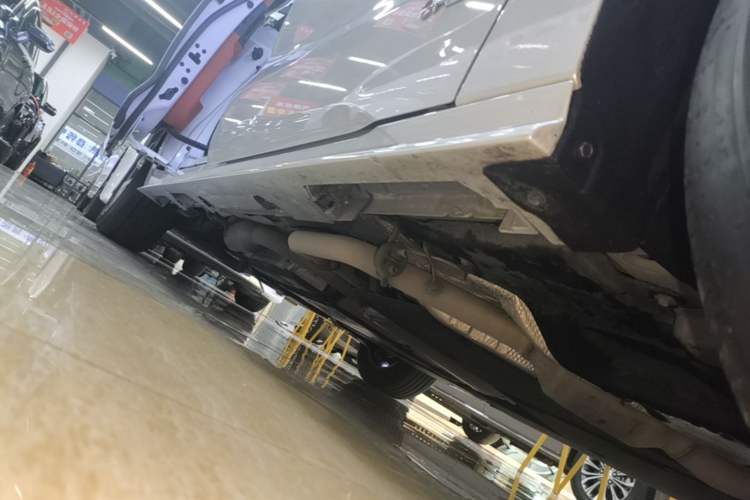 Used Toyota SIENNA 2024 2.5L Hybrid Comfort Edition Right Side Sill