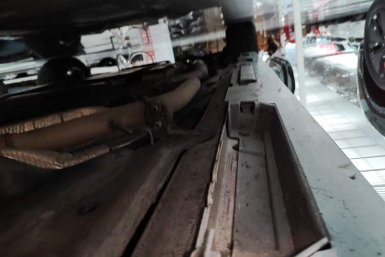 Used Toyota SIENNA 2024 2.5L Hybrid Comfort Edition Right Side Sill